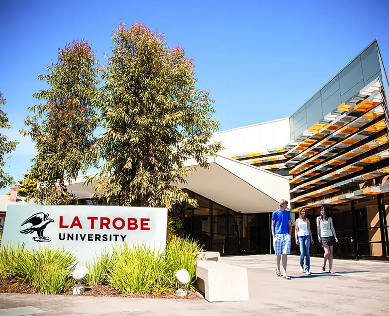 Students walking at La Trobe University.